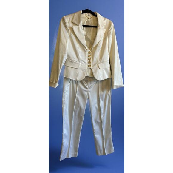 Y2K Office Siren Bebe Suit Sz 8 White Gold Buttons Luxury Blazer & Pants Classic - Picture 3 of 16